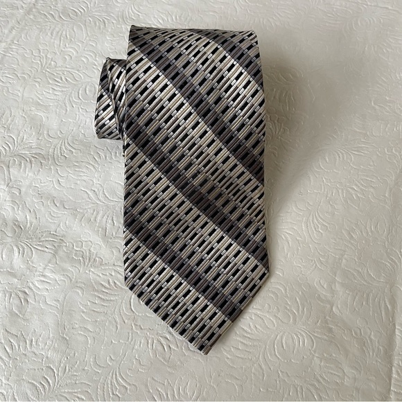 Paul Frederick Silk Necktie - Picture 2 of 5